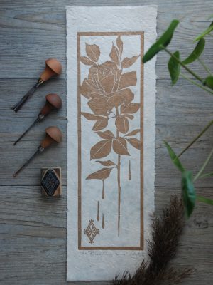 BLEEDING ROSE (guld)- handtryckt