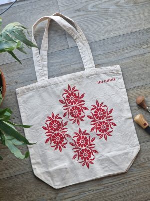 FOLKLORE FLOWER - tygväska - handtryckt